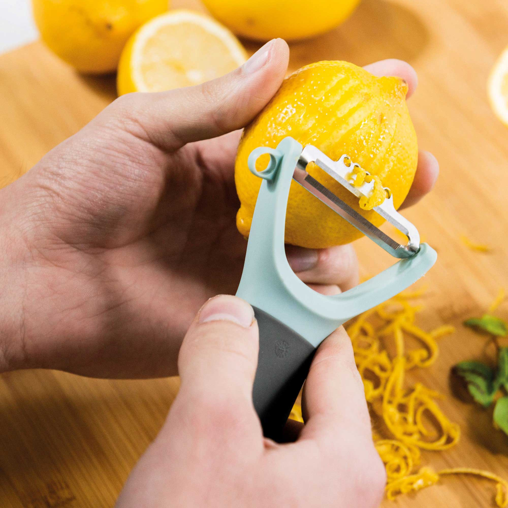 BergHoff LEO skræller og rivejernssæt BergHoff LEO skræller og rivejernssæt